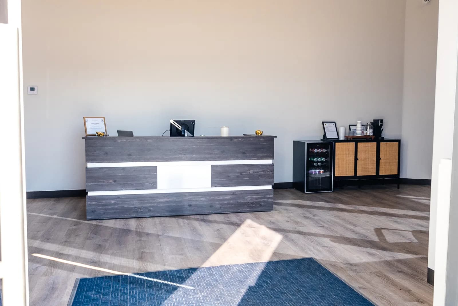 Guzman Automotive front desk and reception area